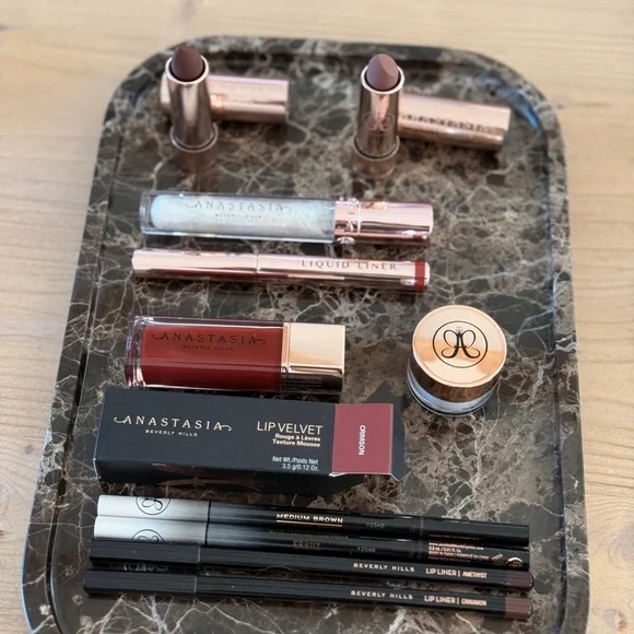 NWT Anastasia Beverly Hills Makeup Bundle.